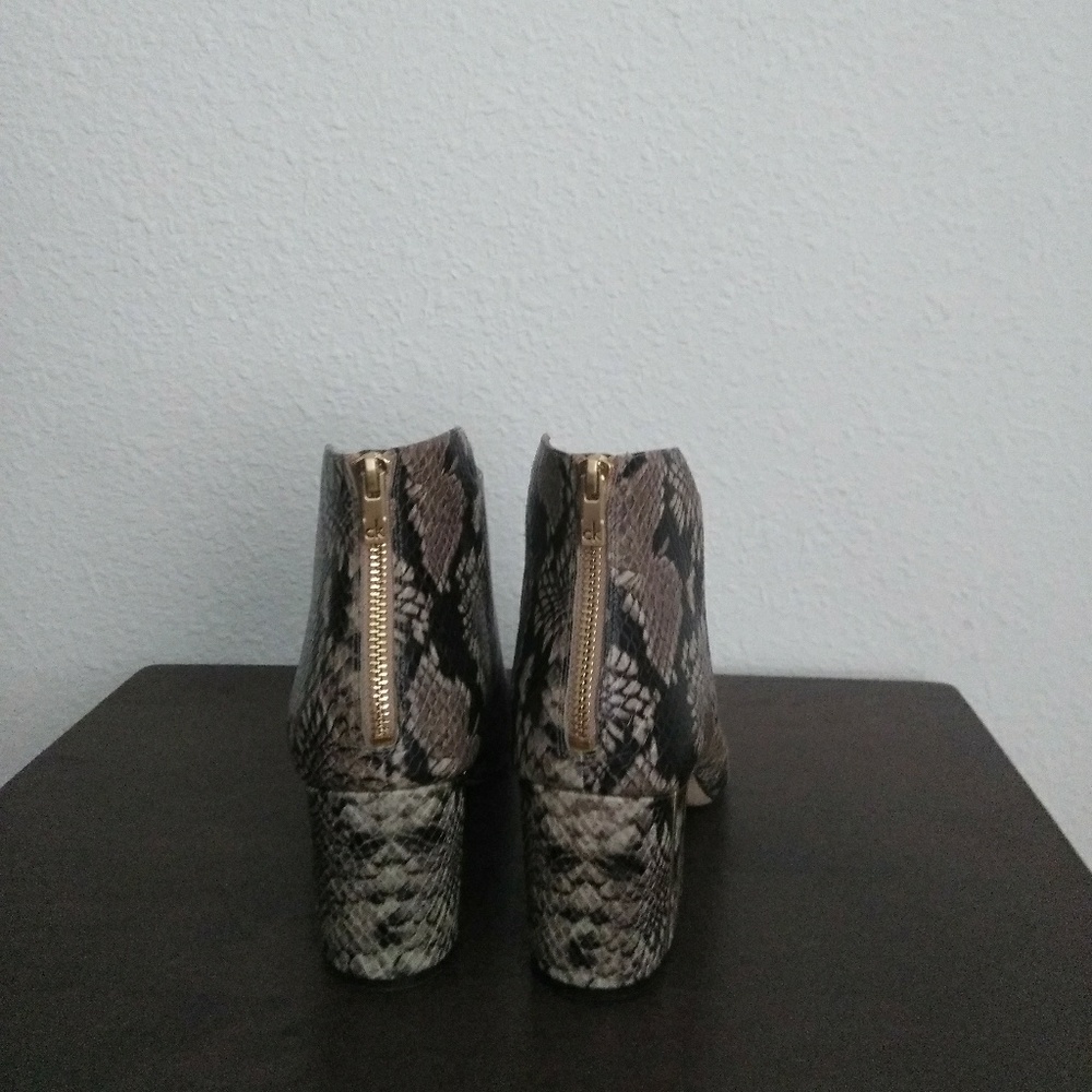 Boot - Picture 4 of 6
